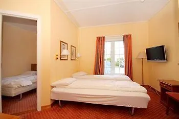 Airport & Motel 2*