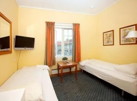 Airport & Motel 2*
